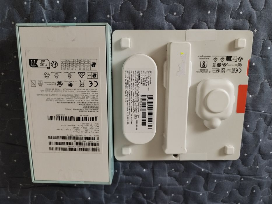 CMF phone și CMF smartwatch