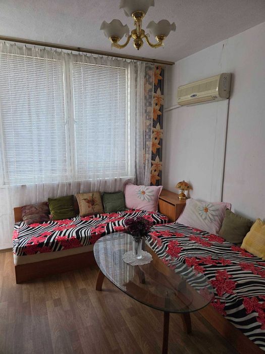 Продава 3 стаен масивно строителство - топ център