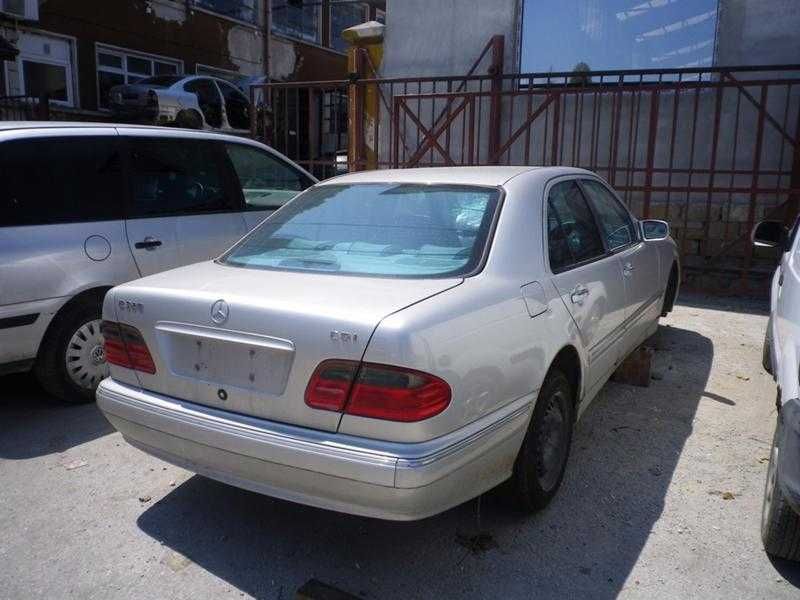 Марцедес-БенцE320 3.2CDI/Mercedes-Benz E320 3.2CDI Avantgarde на части