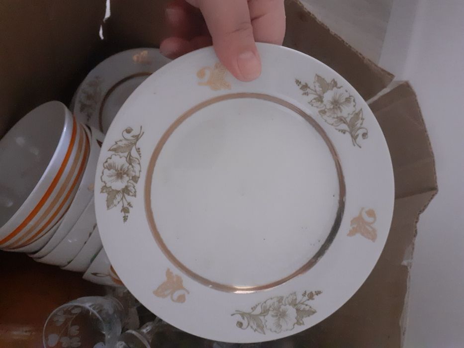 Ыдыс аяктар сатылады