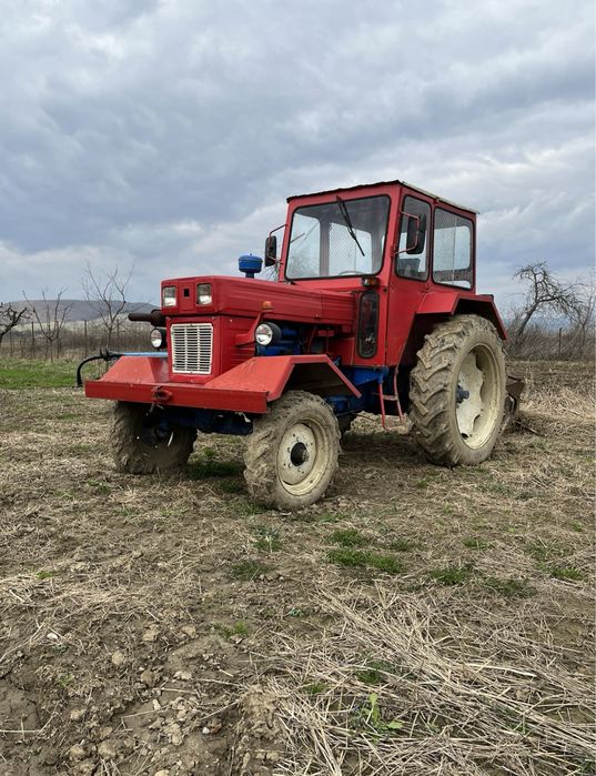 Vând tractor u650