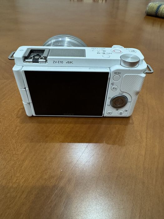 Фотоаппарат Sony ZV-E10