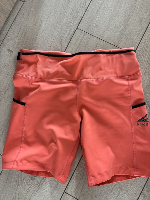PaNtaloni scurti Nike