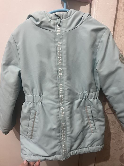 Демисезон куртка на девочку