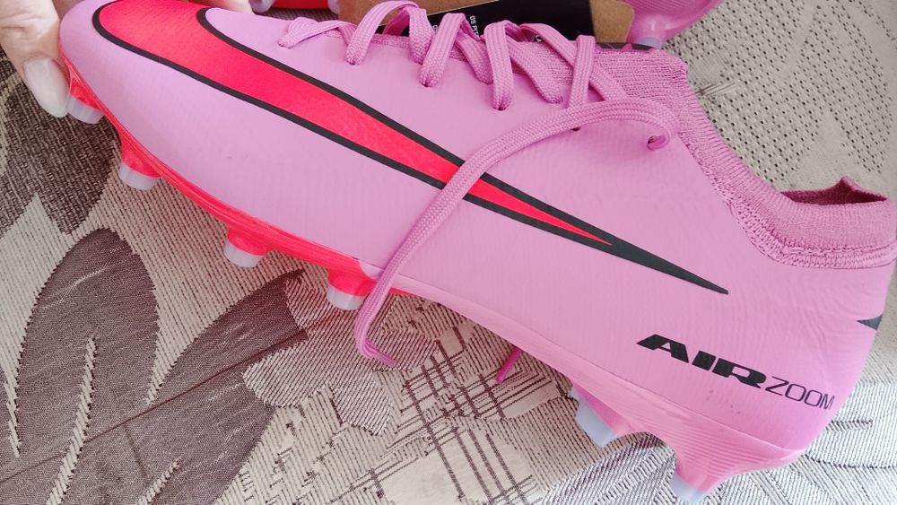 Бутсы обувь для спорта