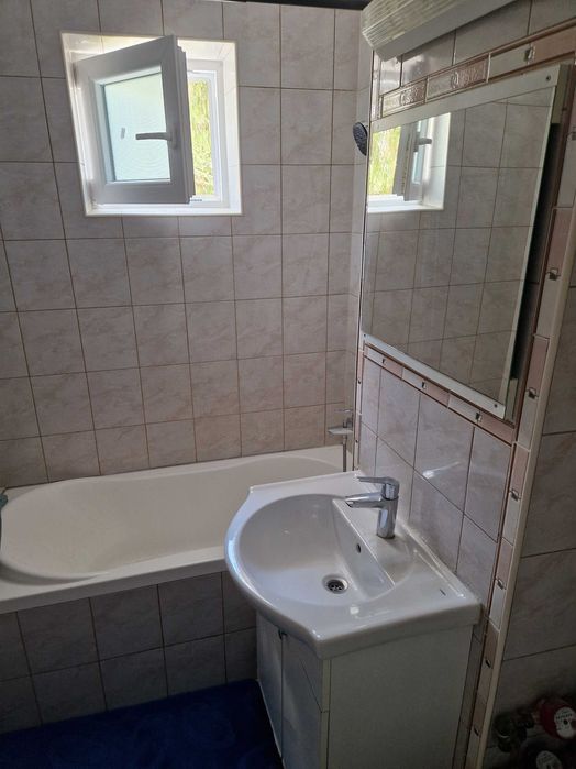 Vand apartament 2 camere, et. 2/4, decomandat, renovat total, spitalul militar, Nord, Pitesti.