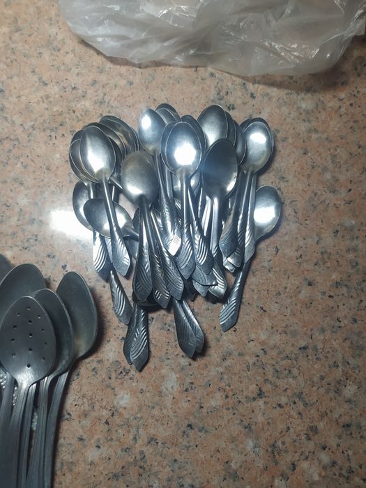 Продам столовые приборы