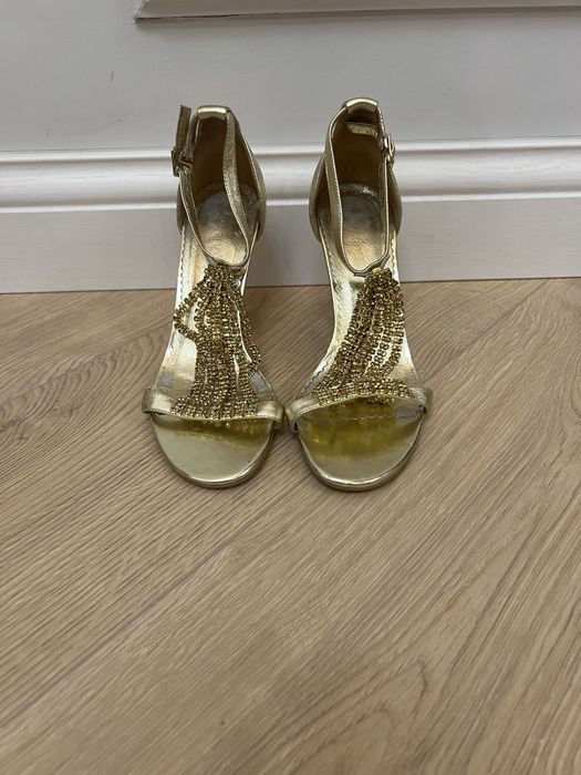 Летние босоножки