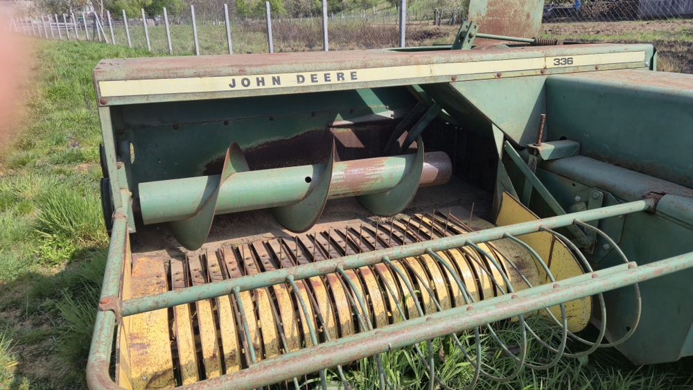Presă John Deere