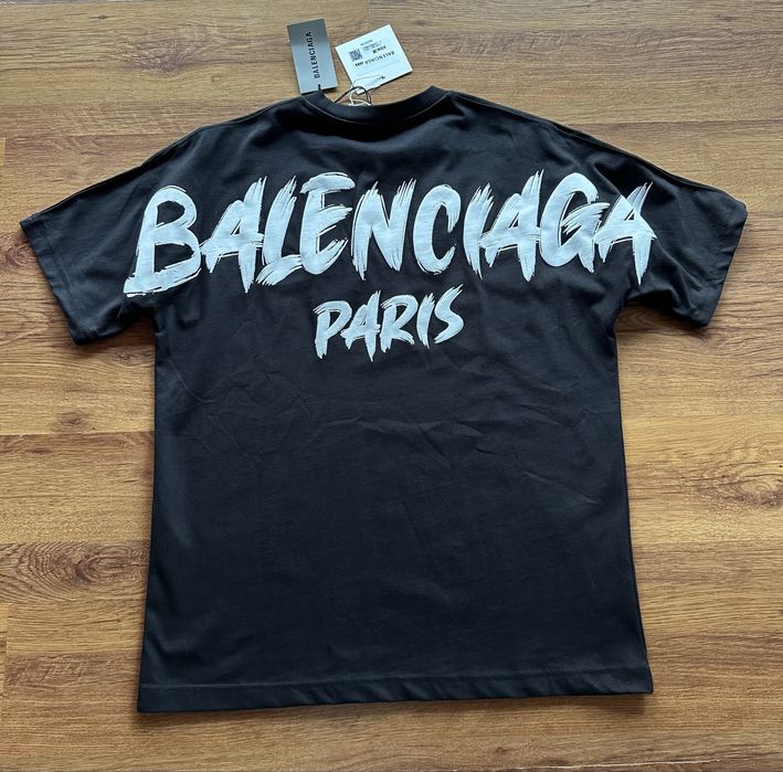 Мъжка,памучна,черна тениска Balenciaga с голяма щампа на гърба