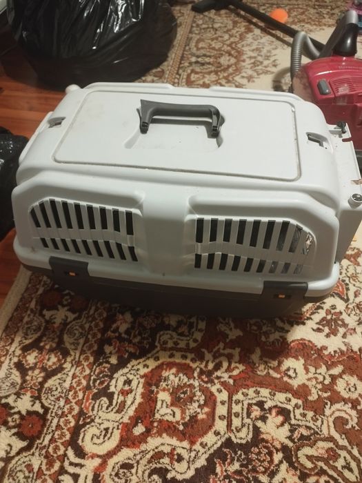 Vând cușcă pisica mare