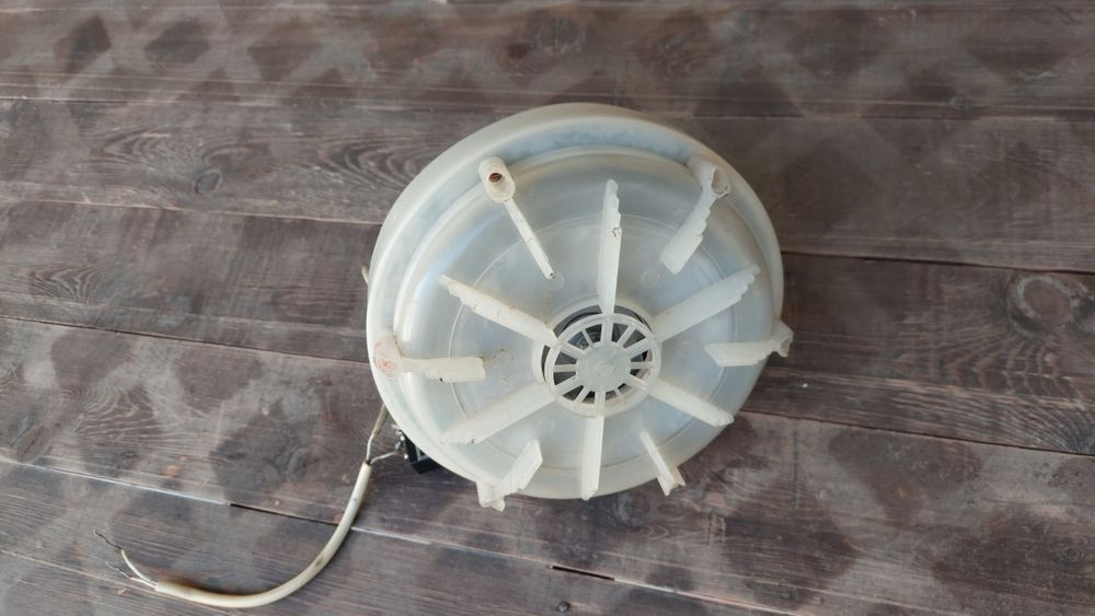 Пылесос мотор сотилади