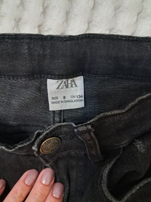 Blugi Zara ,9 ani