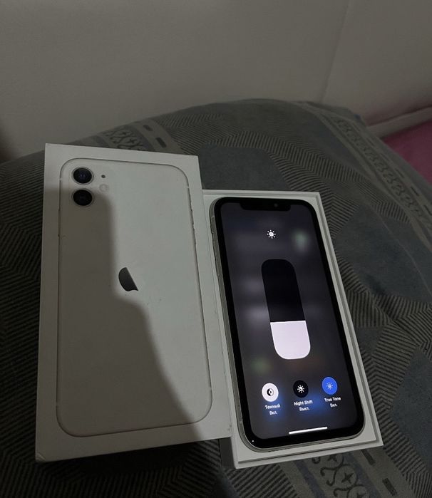 Продам айфон на 128 гб