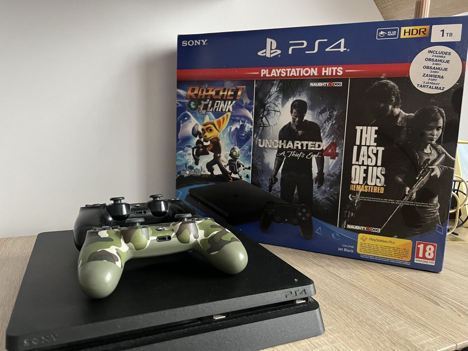 PlayStation 4 + 2 controlere + 9 jocuri