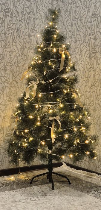 Продается искусственная елка