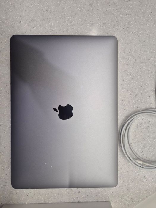 Macbook air M1 8/256