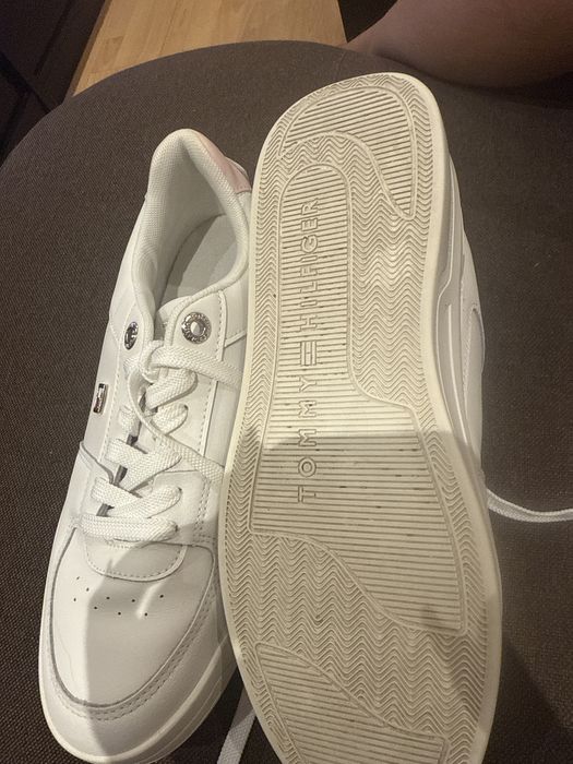 Маратонки Tommy Hilfiger  38 номер