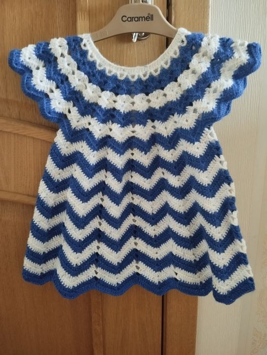 Детское вязаное платье