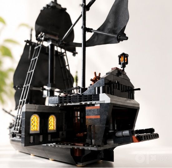 Пиратски корабль из Lego