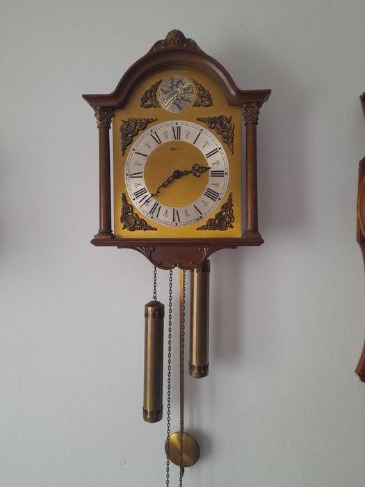 Vând ceas mecanic cu pendul