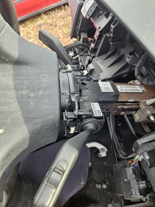 Spira airbag cu comenzi pe volan și padele pentru Volkswagen Passat B7