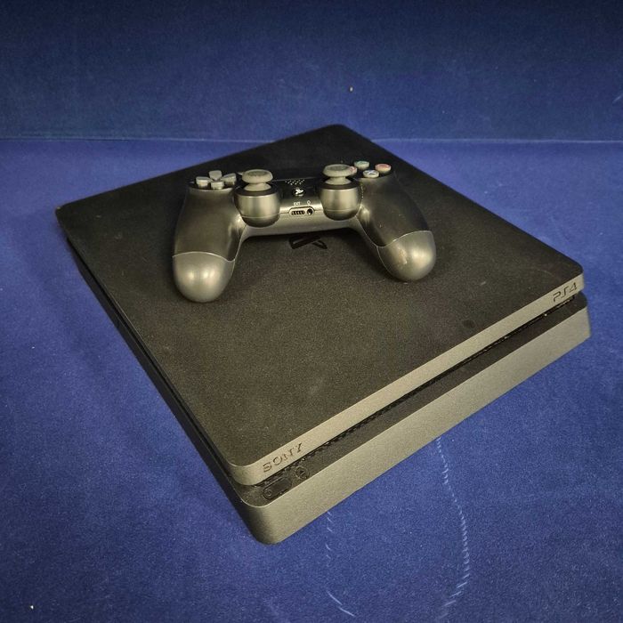 Consola PS4 Slim ( B33728.1 / Ag28 Doi Baieti )