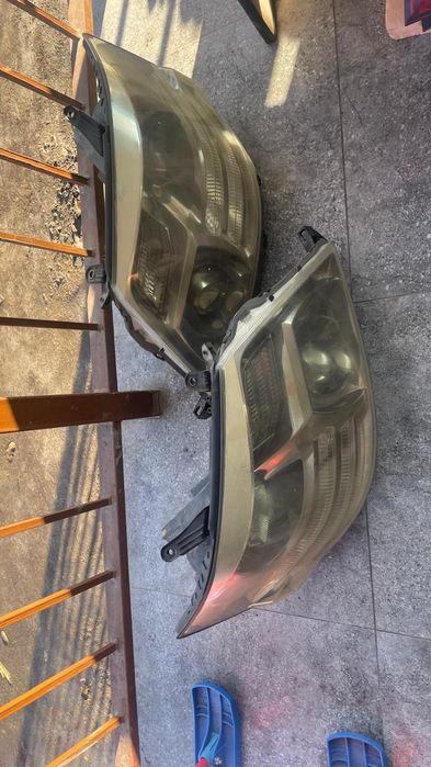 Продам передние фары для Альфарда