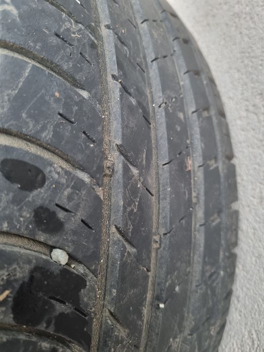 Vand 2 x anvelope vara