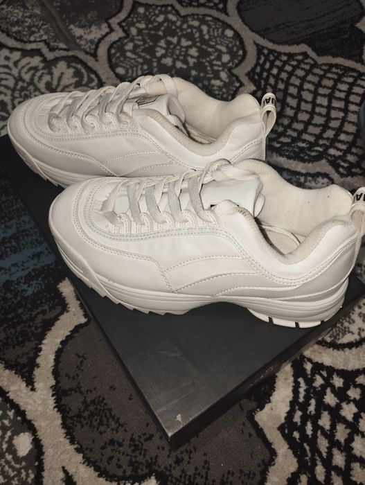 Женскаие кросовки