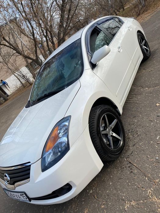 Продам ниссан алтима