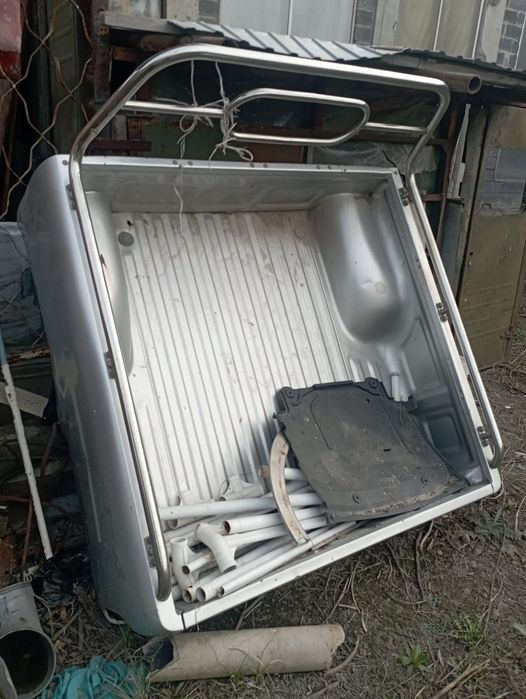 Кузов от пикапа Митсубиси