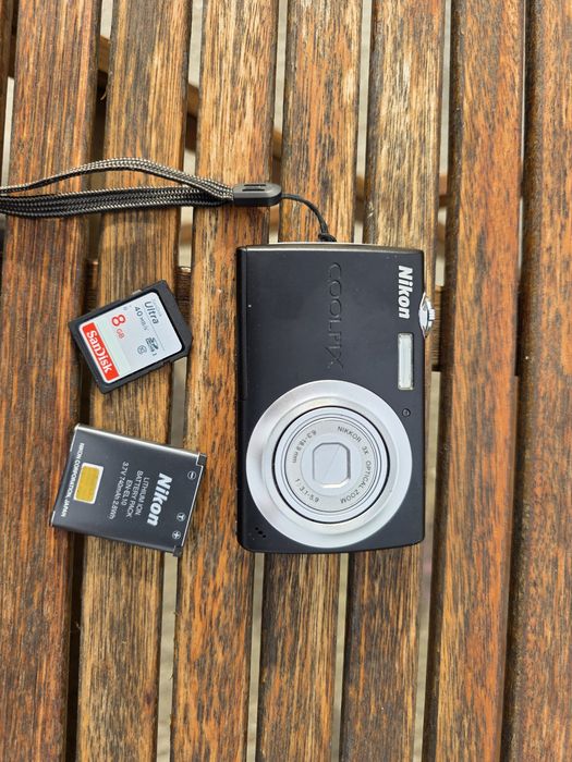Nikon Coolpix S203