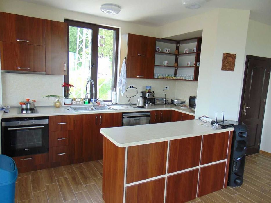 Дава се под наем Къща в с. Момчиловци, Област Смолян - 400 кв.м за 500 € - Снимка #3