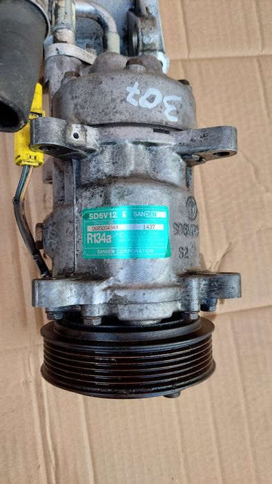 Scaune rand 3 loc 6 și 7 Pompa inalta injectoare Compresor Peugeot 307