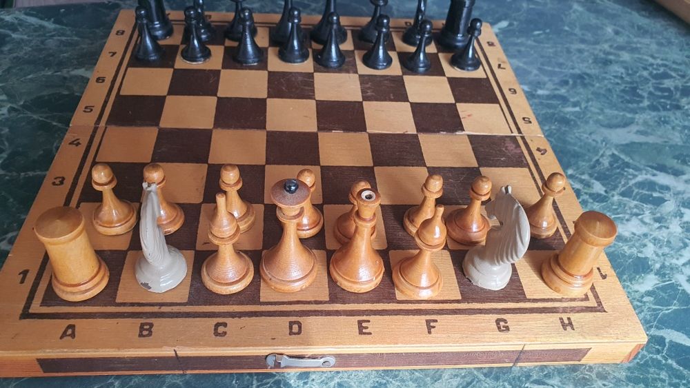 Продам Шахматы в отличном состоянии. Смотрите фото и звоните по телеф.