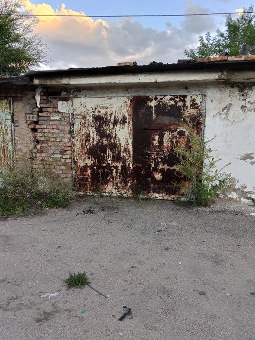 Продам гараж. район -32 квартал.