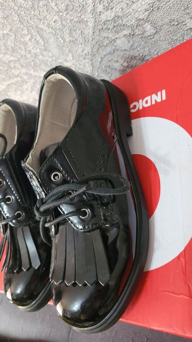 Туфельки для девочки в школу