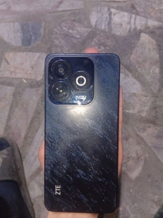 Продам смартфон Zte blade a75