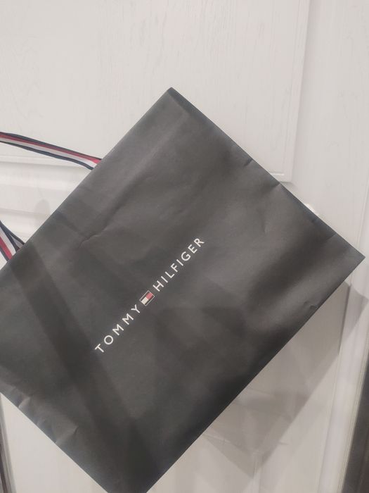 Шорты Tommy Hilfiger.