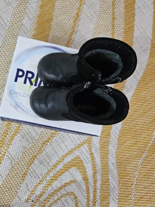 Cizmulite fetite Primigi marimea 22 impermeabile