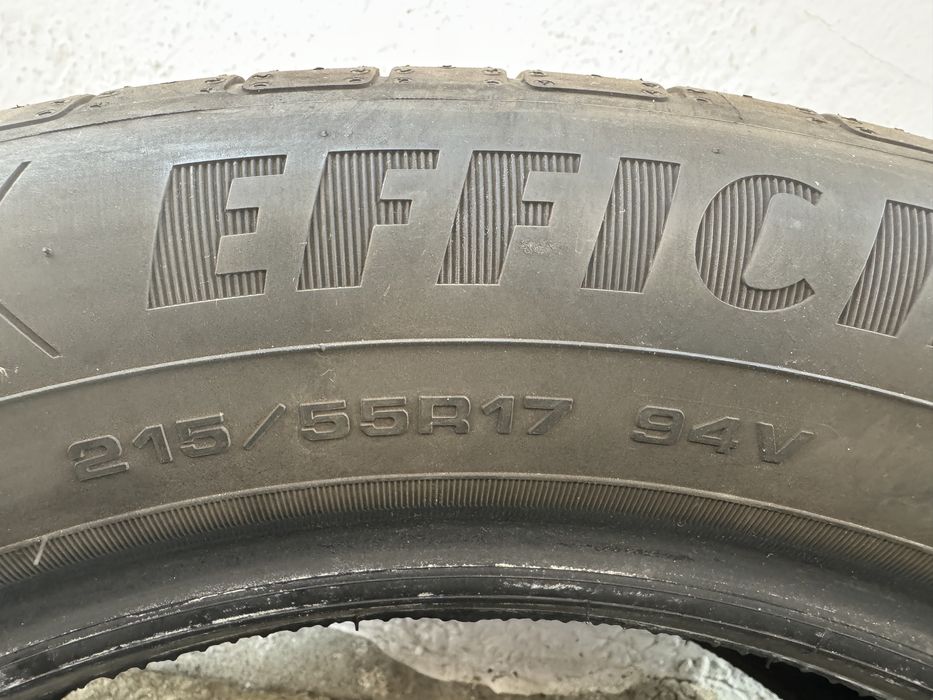 Автомобилни гуми 215 55 17 Goodyear