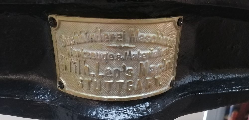 Presa legatorie model istoric