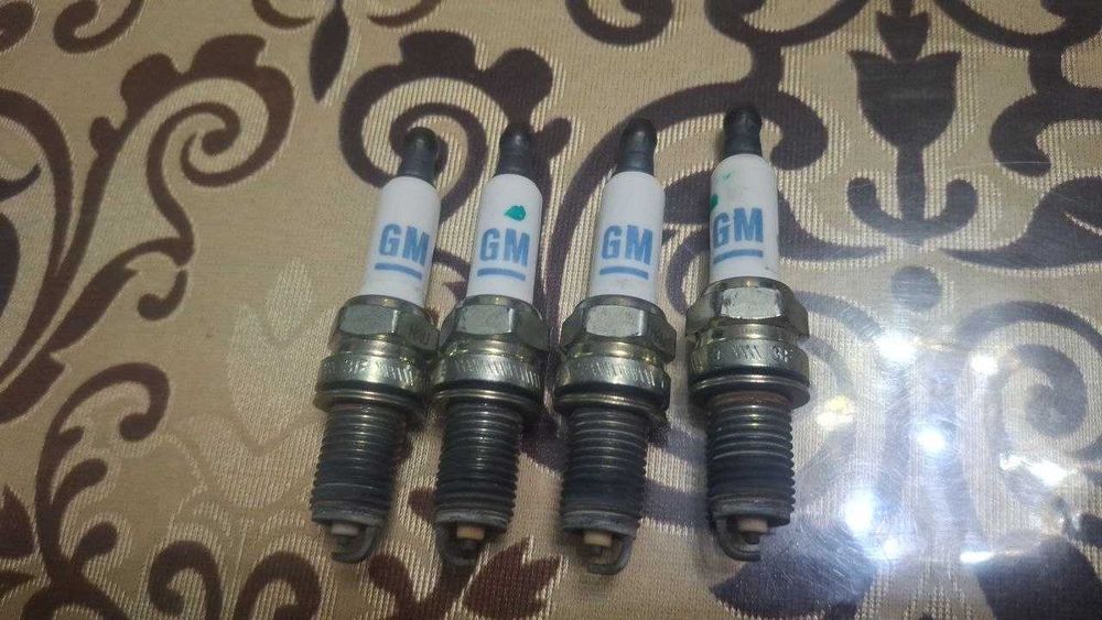 Свеча зажигания GM (Оригинал) для Шевроле Кобальт, Спарк, Нексия 3