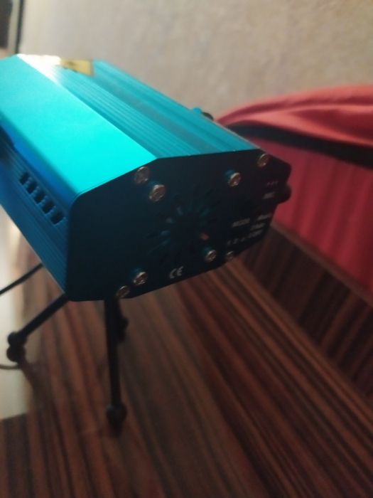 Свето лазерная установка