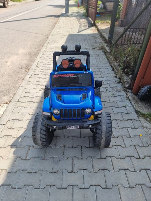 Детски електрически джип