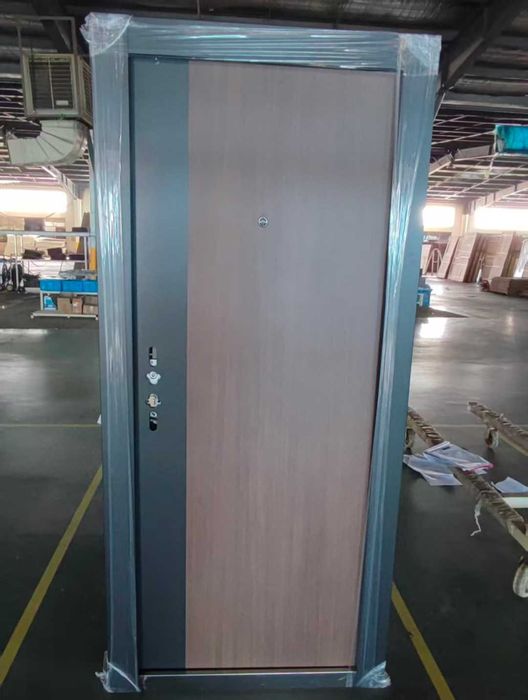 Входна стоманена врата