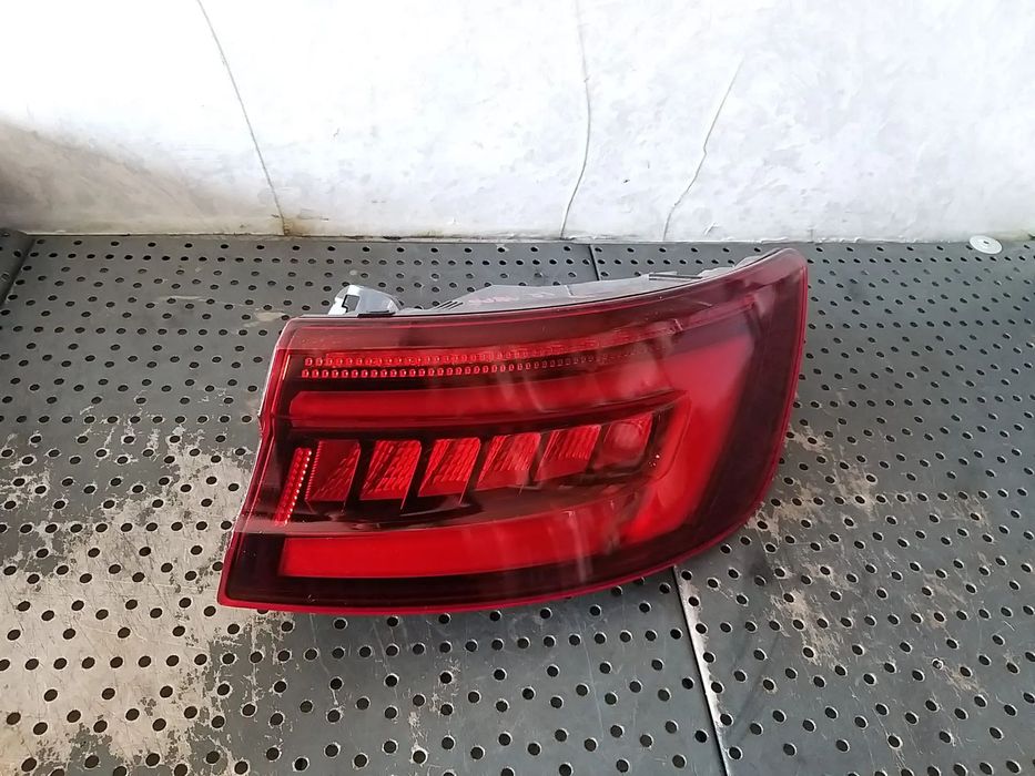 Stop tripla lampa led dreapta aripa audi a4 b9 8w berlina 2sd01224618