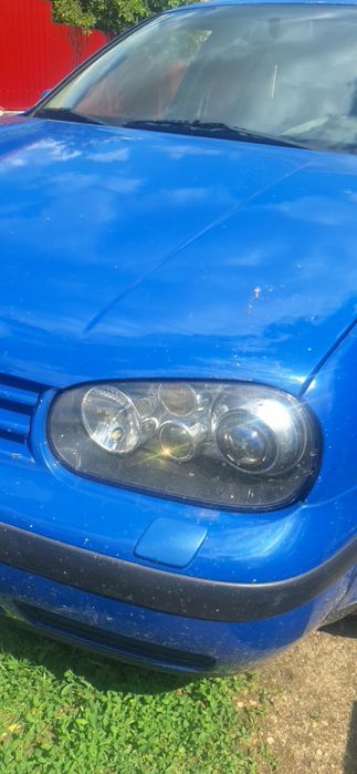 Vând faruri cu lupă golf 4