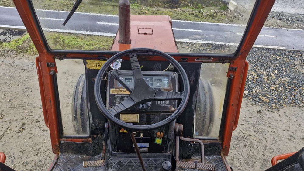 Vând tractor  fiat 780